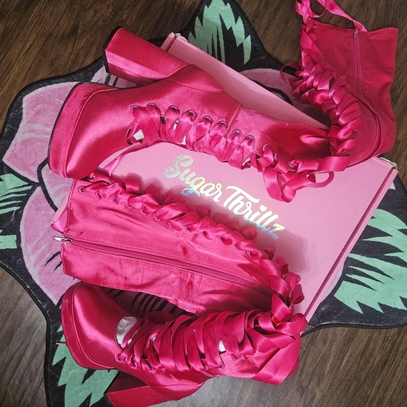 Sugar Thrillz: Heiress Request Hot Pink Thigh High Boots, Size 8, NIB Dolls Kill - Picture 5 of 16